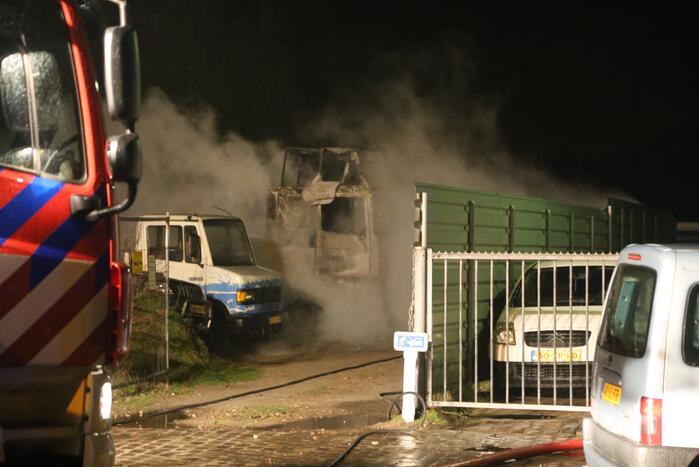 Vrachtwagencabine verwoest door brand