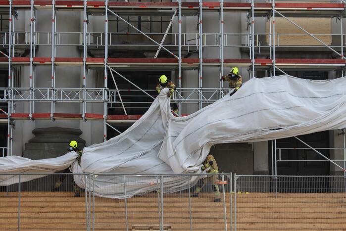 Bouwzeil Grote Kerk waaien weg