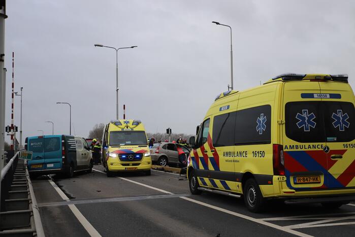Ernstig ongeval op Coenecoopbrug