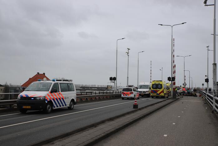 Ernstig ongeval op Coenecoopbrug