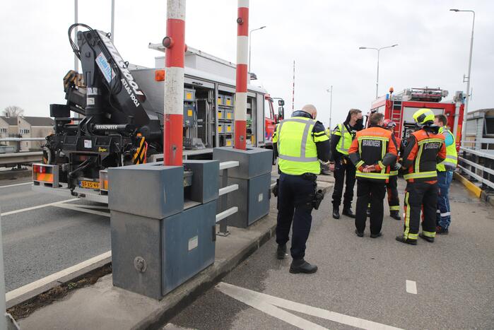 Ernstig ongeval op Coenecoopbrug