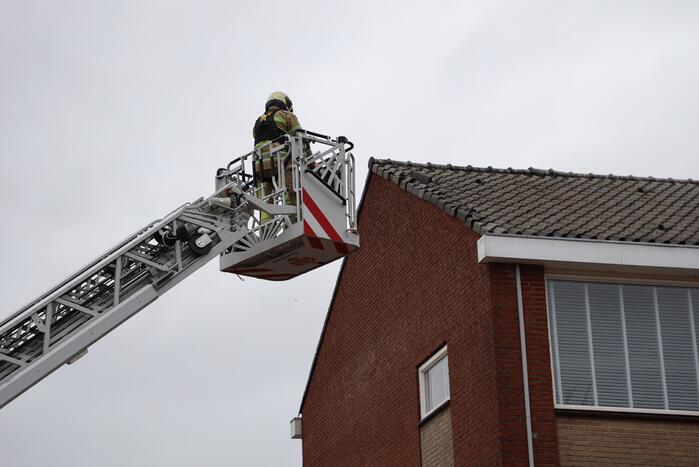 Dakpannen woning losgewaaid