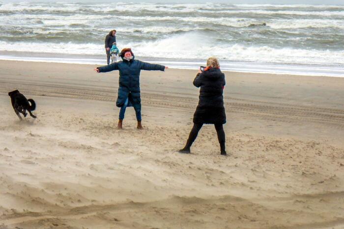 Genieten met windkracht negen aan zee