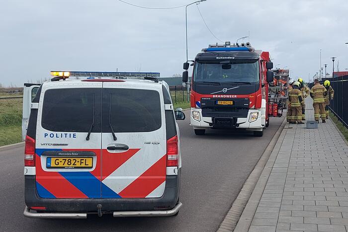 Dakplaat losgelaten door storm