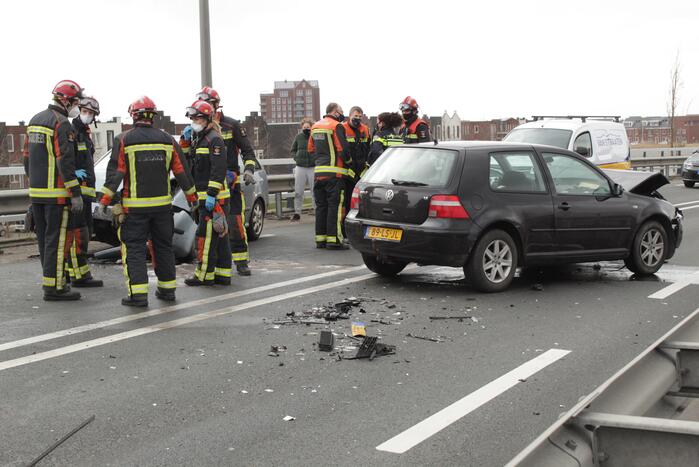 Enorme schade bij frontale aanrijding