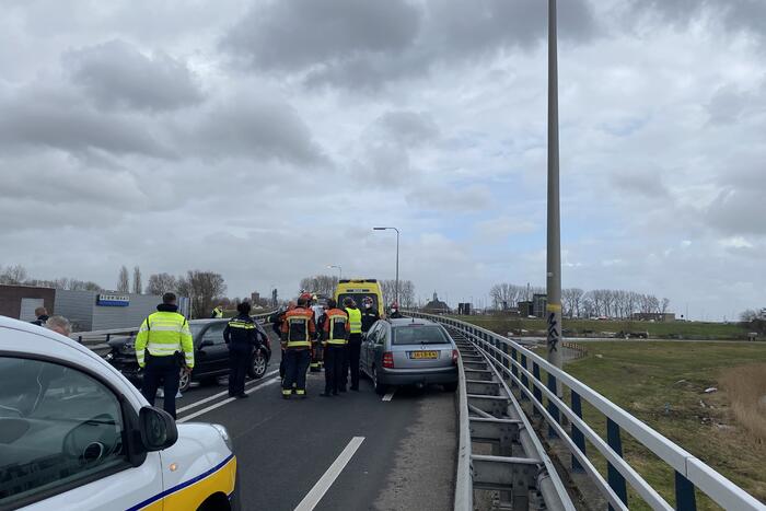 Enorme schade bij frontale aanrijding
