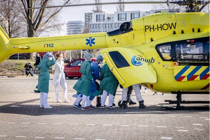Traumahelikopter landt bij Spaarne Gasthuis voor coronapatiënt