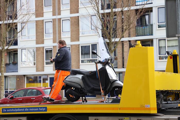 Politie neemt scooter in beslag