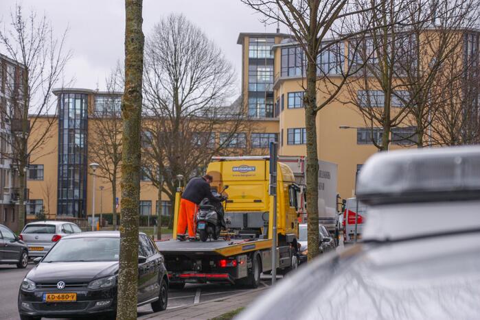 Politie neemt scooter in beslag