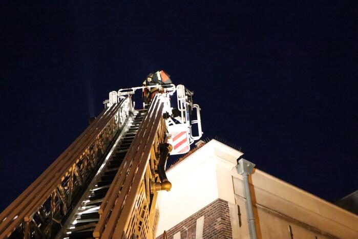 Dakpannen waaien van dak af