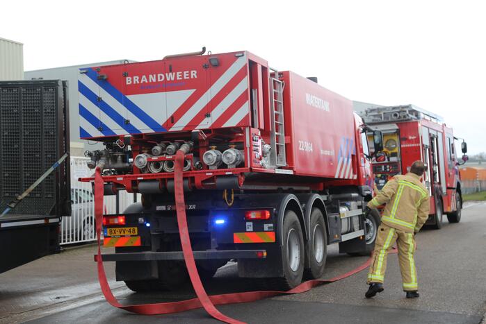 Grote brand bij autosloperij