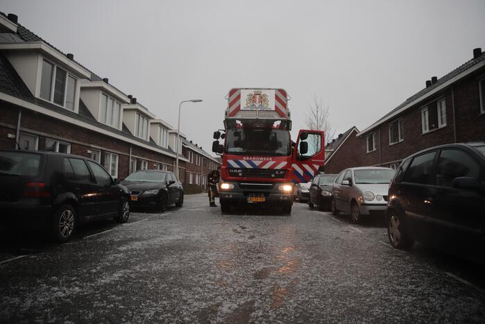 Losliggende dakpannen op woning