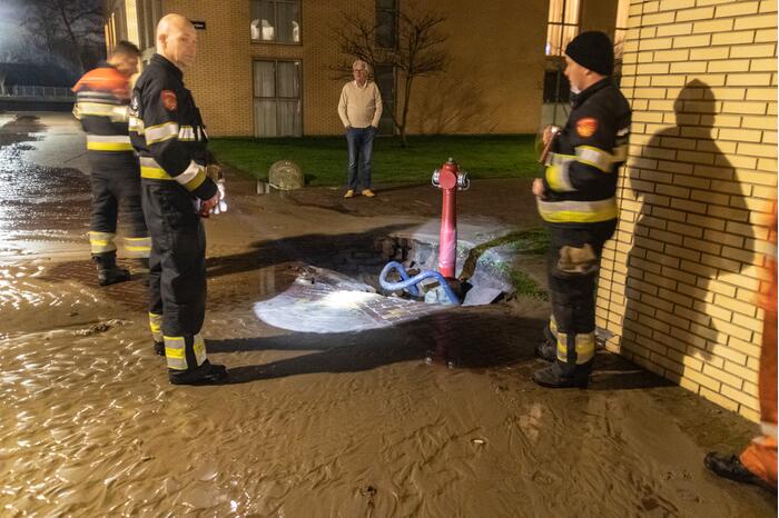 Berger botst tegen brandkraan