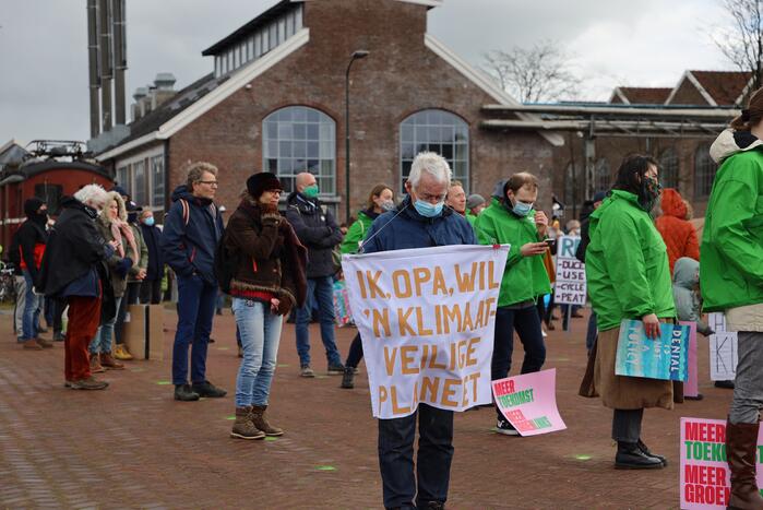 Klimaatdemonstratie bij Wagenwerkplaats