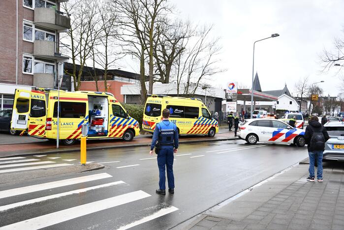 Automobilliste rijdt man en kind op fiets aan