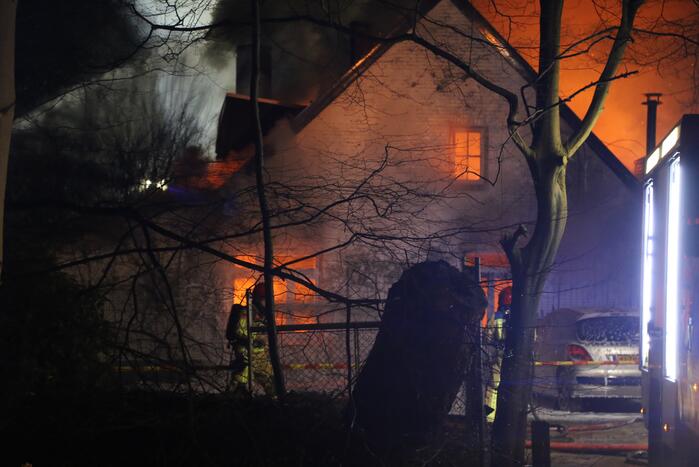 Woning verwoest door uitslaande brand