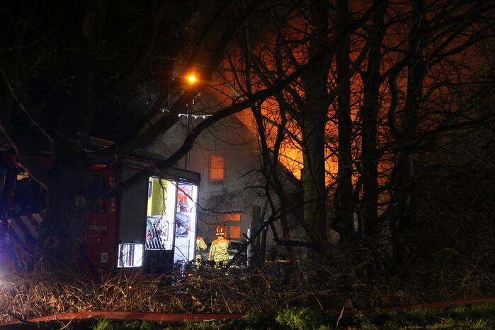 Woning verwoest door uitslaande brand