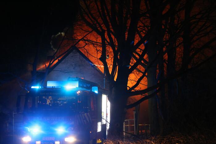 Woning verwoest door uitslaande brand