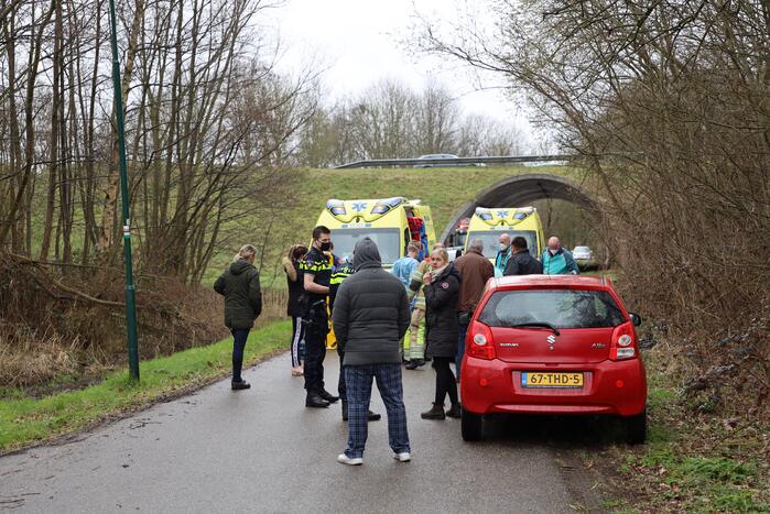 Jongen treft gewonde man aan op straat