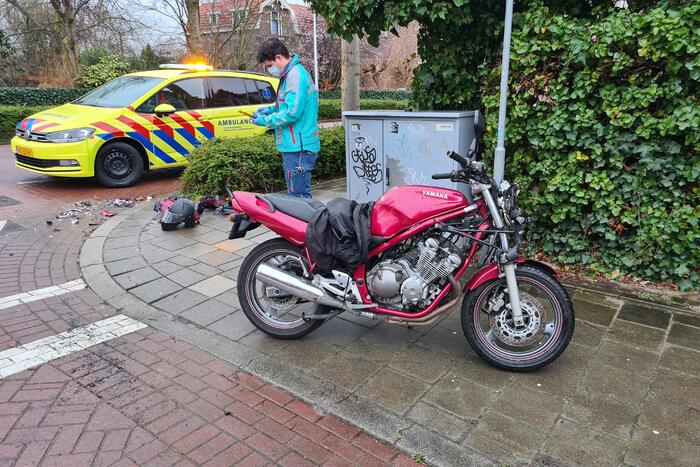 Automobilist rijdt door na aanrijding met motor