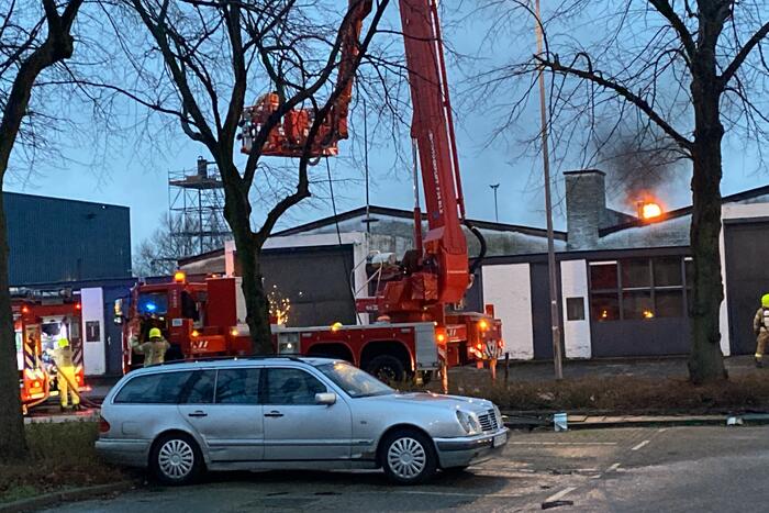 Uitslaande brand in leegstaand bedrijfspand