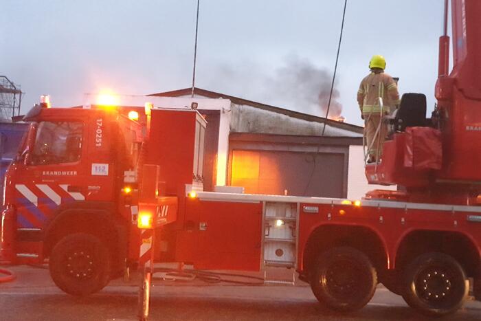 Uitslaande brand in leegstaand bedrijfspand