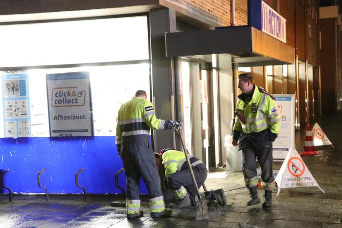 Brandweer doet onderzoek naar gaslucht