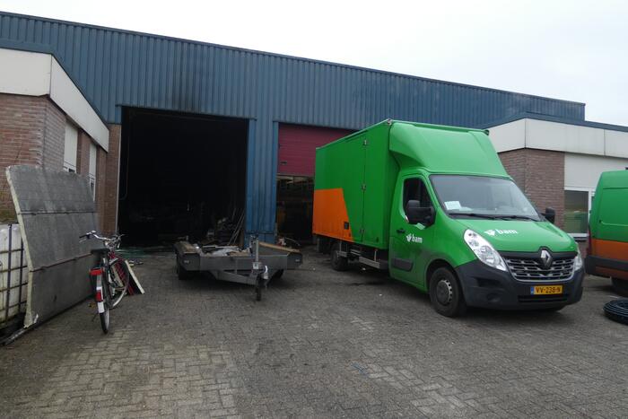 Oldtimers beschadigd door brand in loods