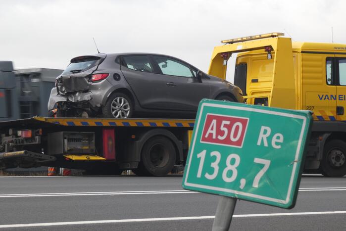 File na aanrijding tussen drie voertuigen