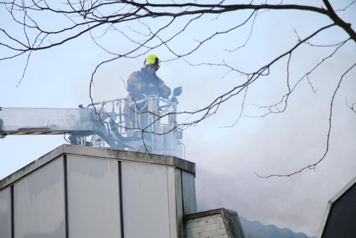 Grote uitslaande brand bij restaurant