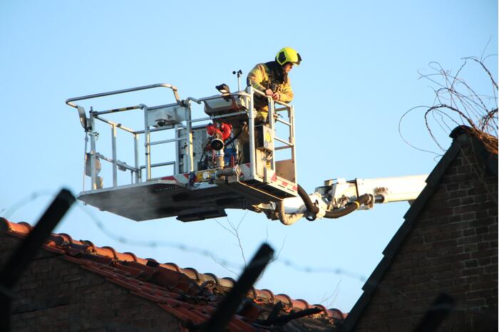 Grote uitslaande brand bij restaurant