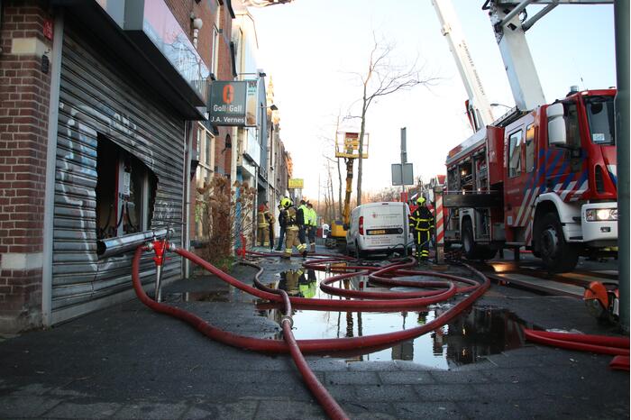 Grote uitslaande brand bij restaurant