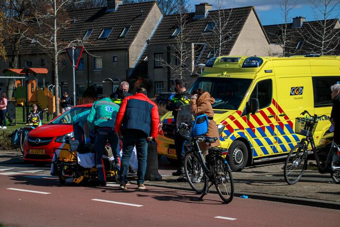 Fietsster gewond bij verkeersongeval op kruising