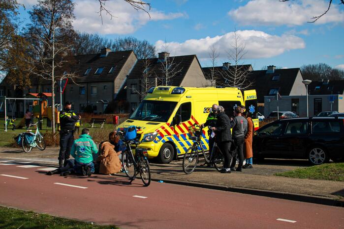 Fietsster gewond bij verkeersongeval op kruising