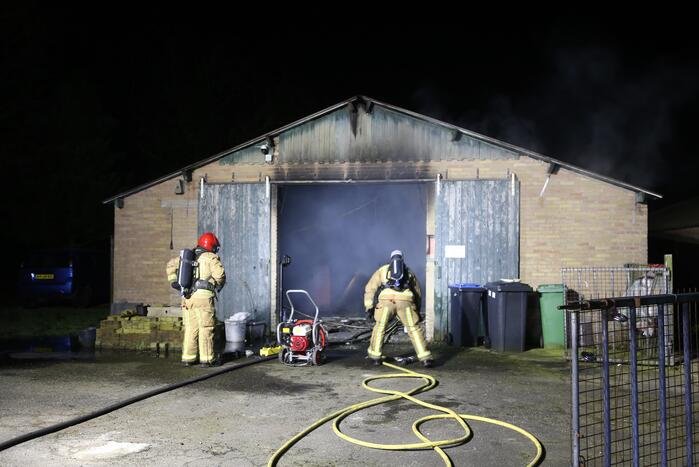 Veel rook bij brand in loods