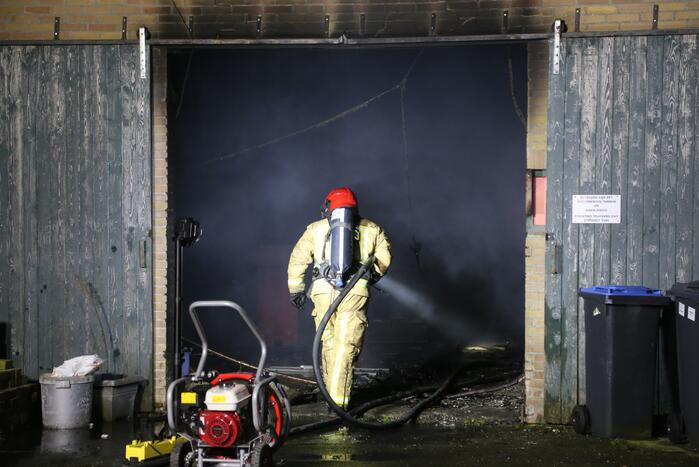 Veel rook bij brand in loods