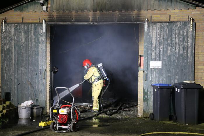 Veel rook bij brand in loods