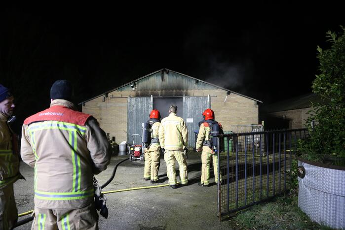 Veel rook bij brand in loods
