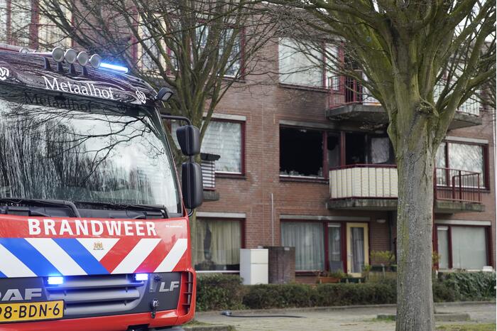 Enorme schade bij uitslaande woningbrand