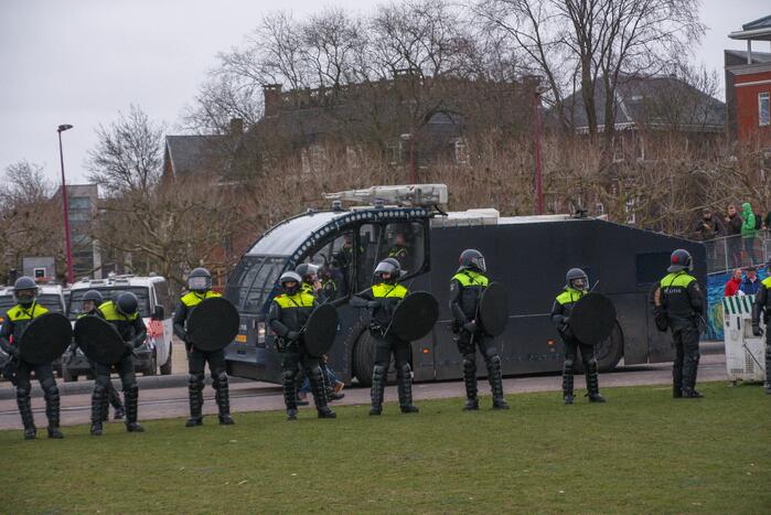 Opnieuw verzamelen demonstranten zich op het Museumplein
