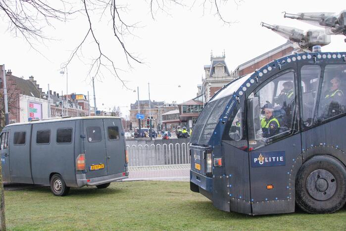 Opnieuw verzamelen demonstranten zich op het Museumplein