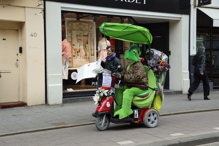 Opnieuw verzamelen demonstranten zich op het Museumplein