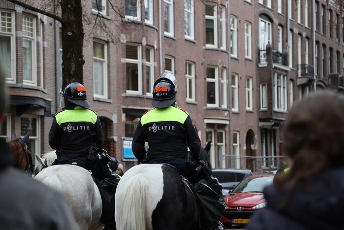 Opnieuw verzamelen demonstranten zich op het Museumplein