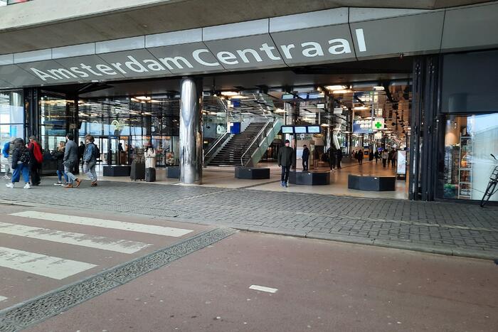 Centraal station ontruimd na aantreffen verdacht pakket