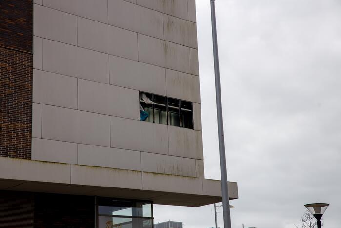 Gevelplaten Pathé-bioscoop losgewaaid