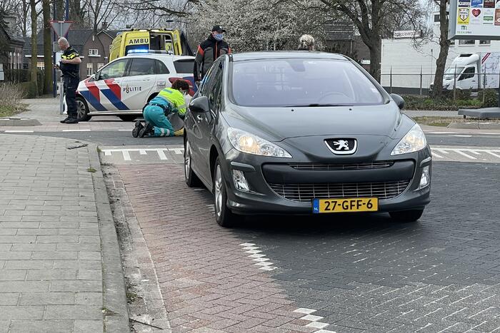 Fietser gewond bij botsing met auto