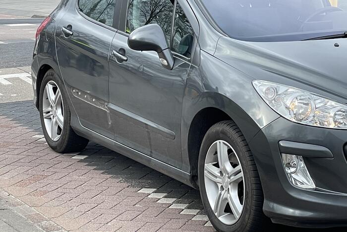 Fietser gewond bij botsing met auto