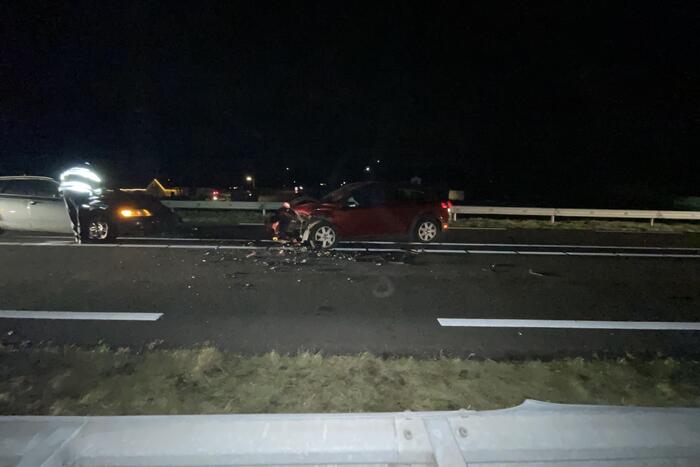 Persoon gewond bij frontale botsing