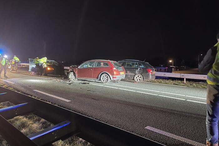 Persoon gewond bij frontale botsing