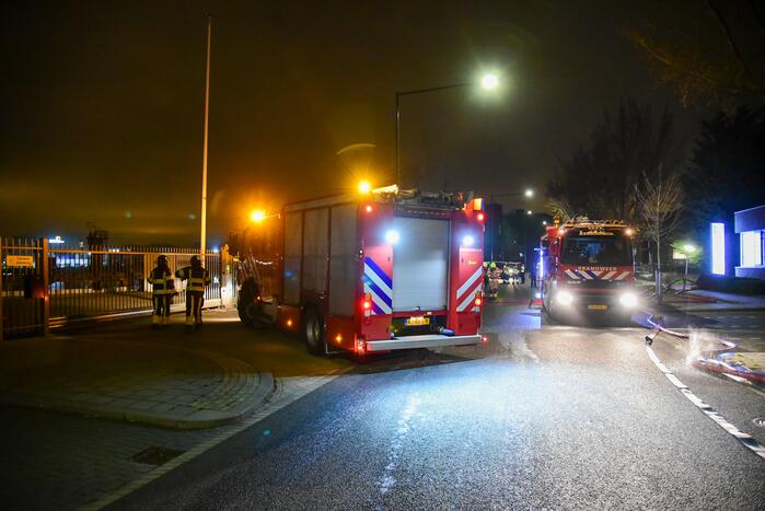 Veel rookontwikkeling bij brand in kantoorpand
